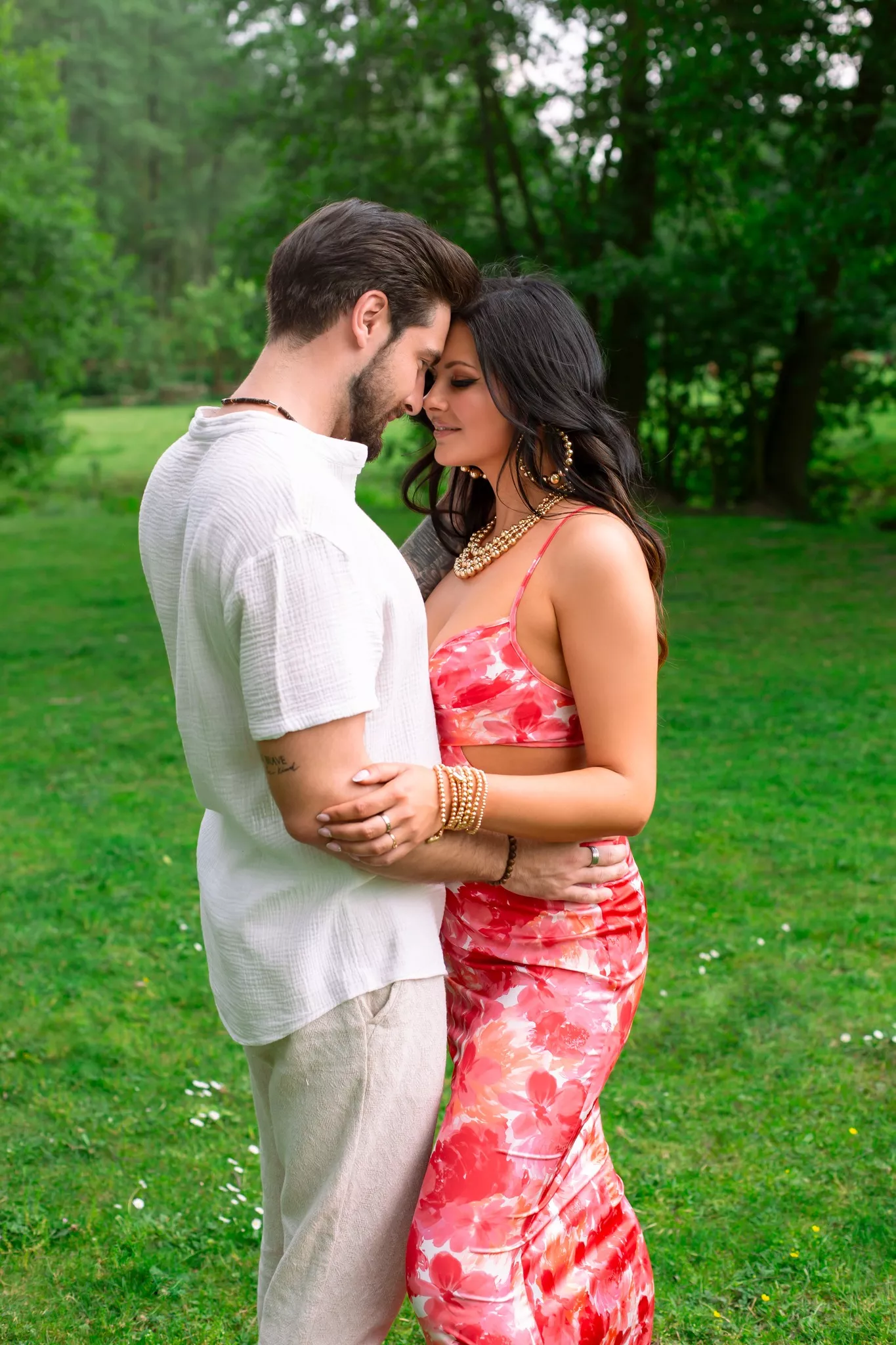 Czy to najpiękniejsza gwiazda disco polo? Zmysłowa Iness zachwyca w zwiewnej stylizacji

